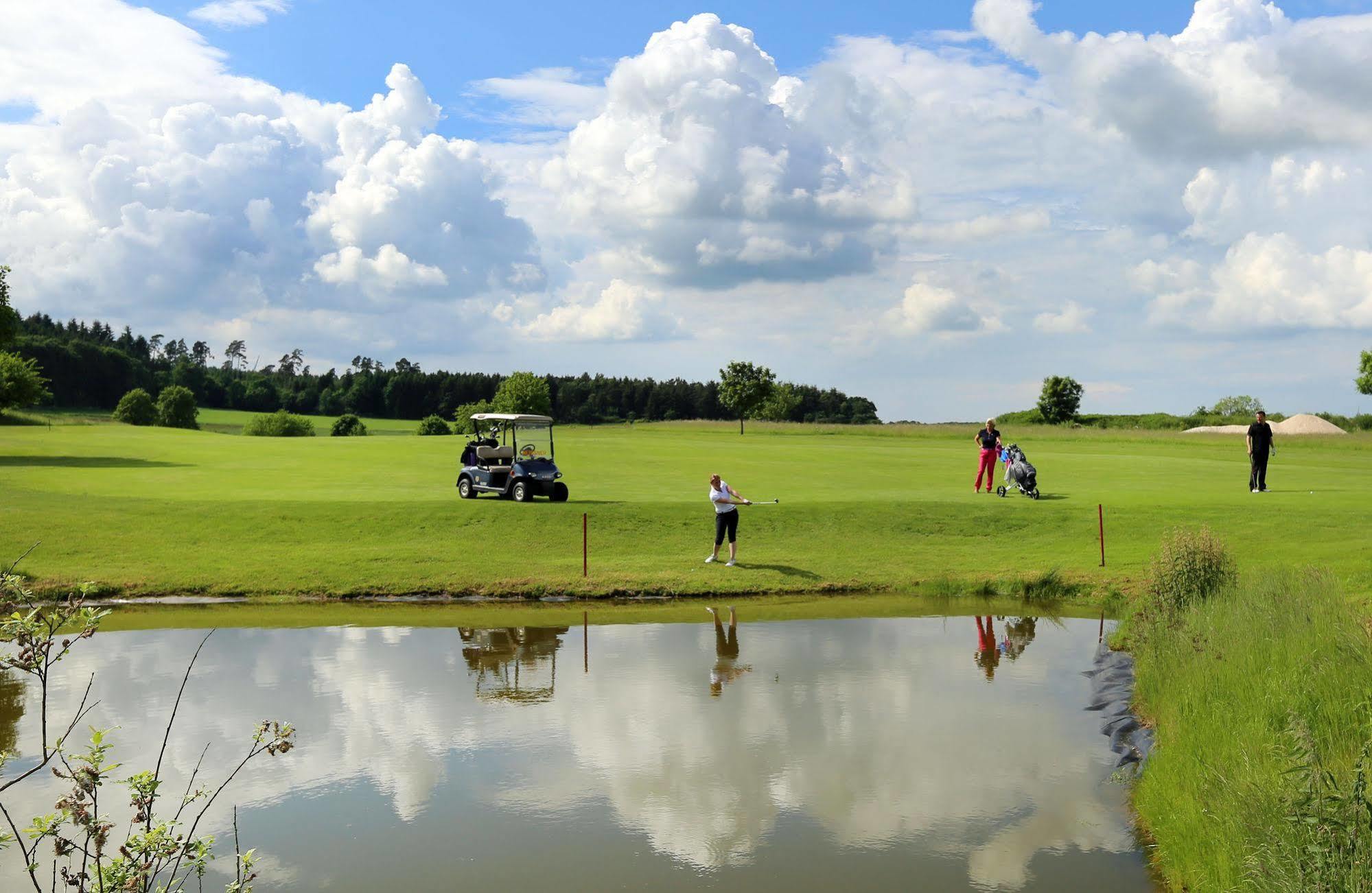 Apartments Golfpark Schlossgut Sickendorf Lauterbach Εξωτερικό φωτογραφία