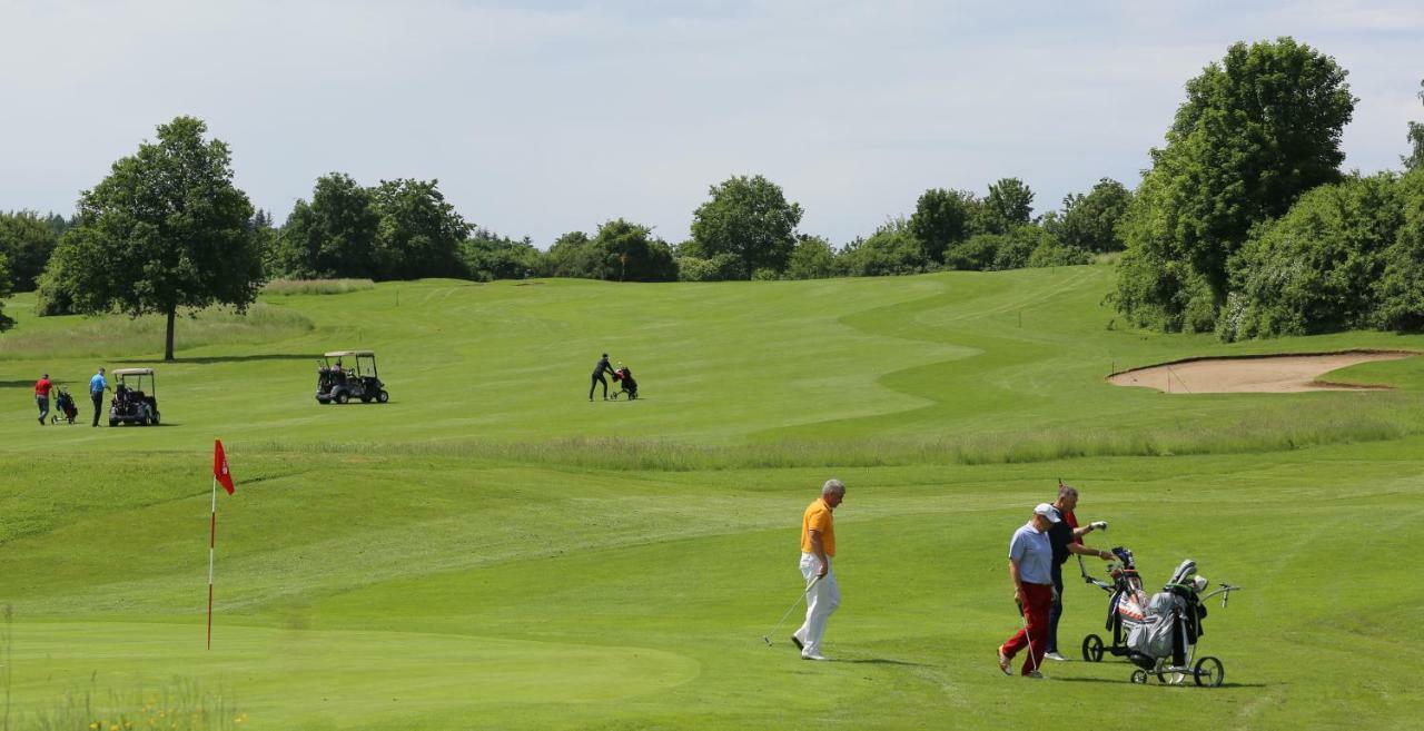 Apartments Golfpark Schlossgut Sickendorf Lauterbach Εξωτερικό φωτογραφία