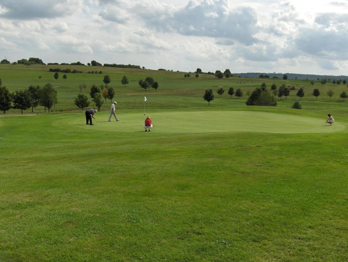 Apartments Golfpark Schlossgut Sickendorf Lauterbach Εξωτερικό φωτογραφία